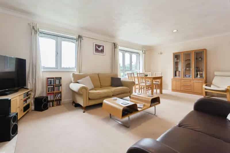 2 Bedroom Flat For Sale in Solihull
