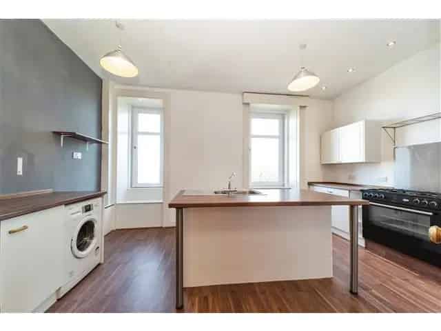 5 Bedroom Upper Maisonette Flat For Sale