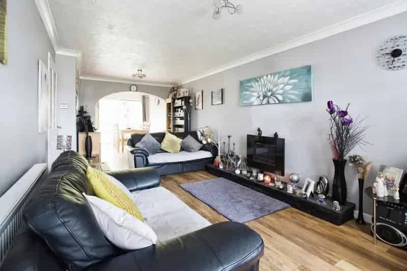 Three Bedroom Semi Detached House Extended Kitchen and Garage Gym