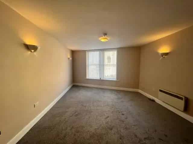 1 Bedroom Flat in BD1 Near Amenities and Schools