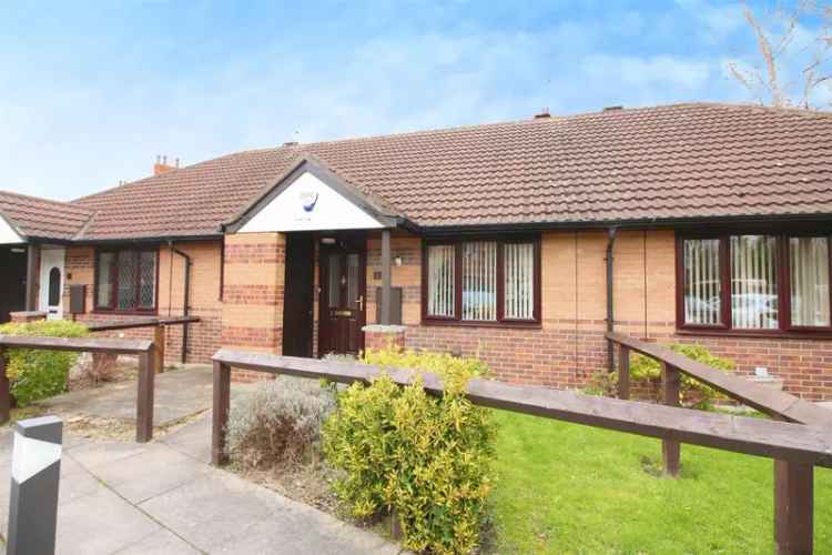 2 Bedroom Terraced Bungalow House to Rent