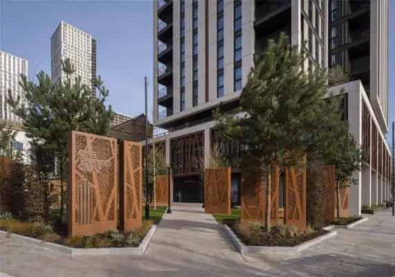 One Thames Quay Apartments: Luxury London Living with Panoramic Views