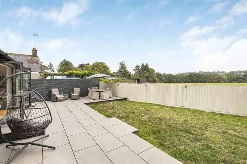 4 bed house for sale