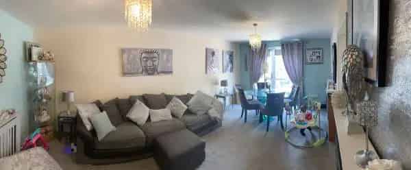 Large 3 Bed House with Driveway and Garage