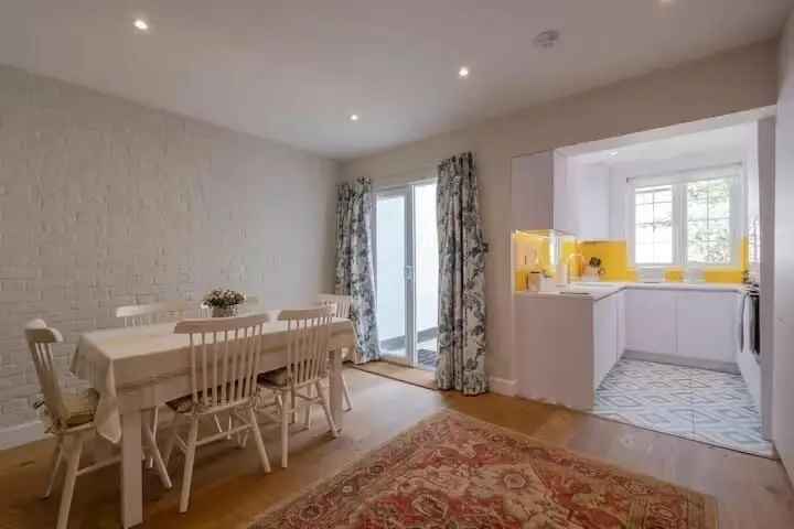 Grade II Listed House in Waterloo 3 Bedrooms Private Garden Roof Terrace