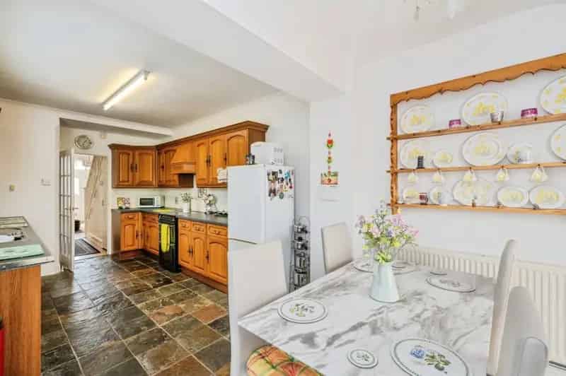3 bedroom semi-detached house