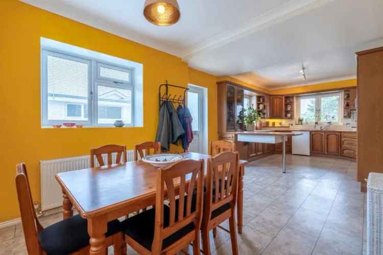 5 Bedroom Detached House Near Beach and Golf Course