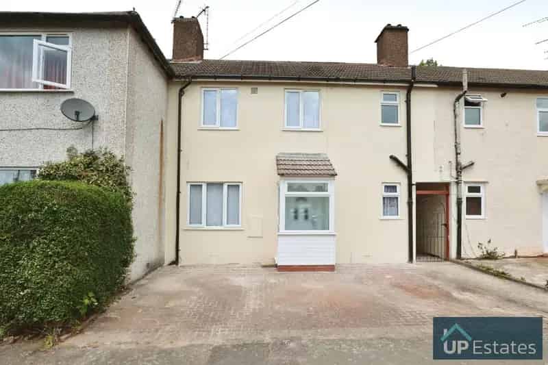 3 Bedroom Terraced House to Rent - Renovated