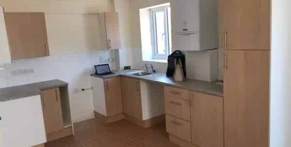 First Floor Flat Near City Centre, Train Station, and Schools