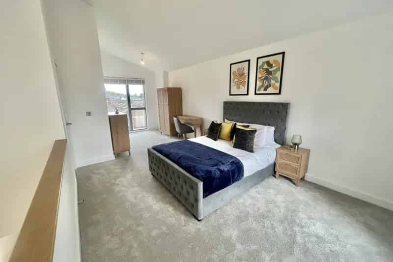 Three Bedroom Townhouse Trent Bridge Quays Fully Furnished