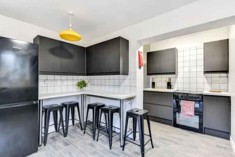 Stylish 6-Bedroom House Share Near Universities