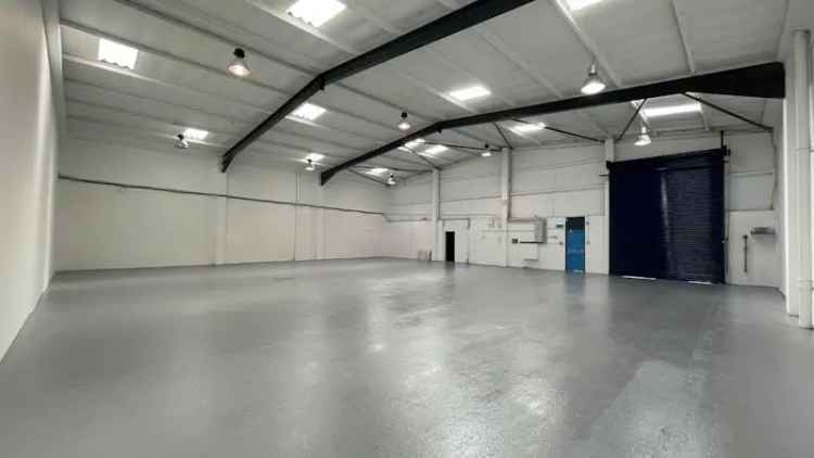 Warehouse Unit To Let Luton 5.65m Eaves Height Secure Yard