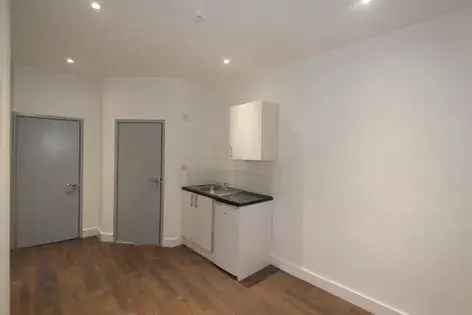 Spacious Studio Flat near Brimsdown Station London All Bills Included