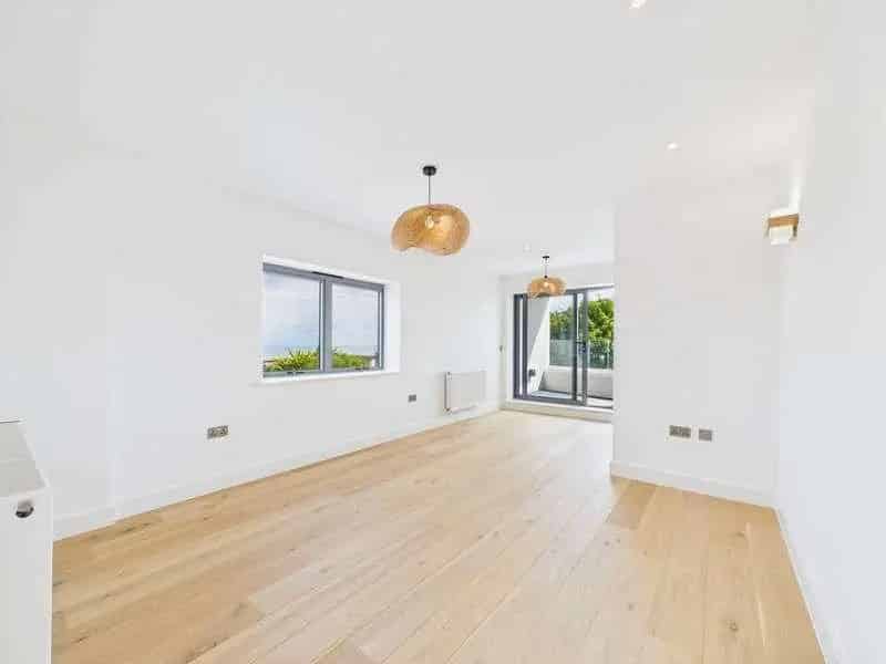 2 Bed Flat for Sale in Broadstairs