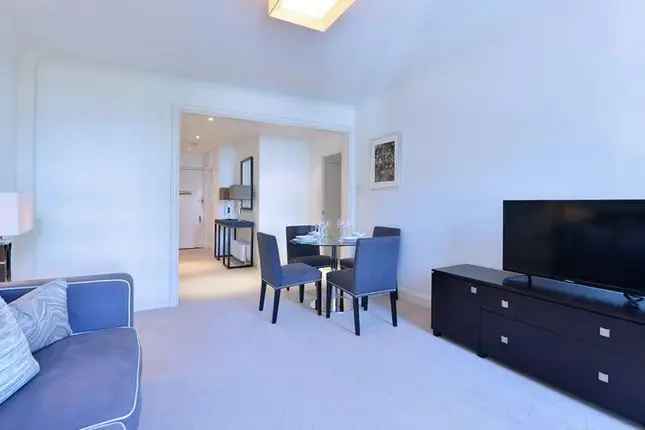 Flat to rent in Pelham Court Chelsea, Fulham Road, London SW3