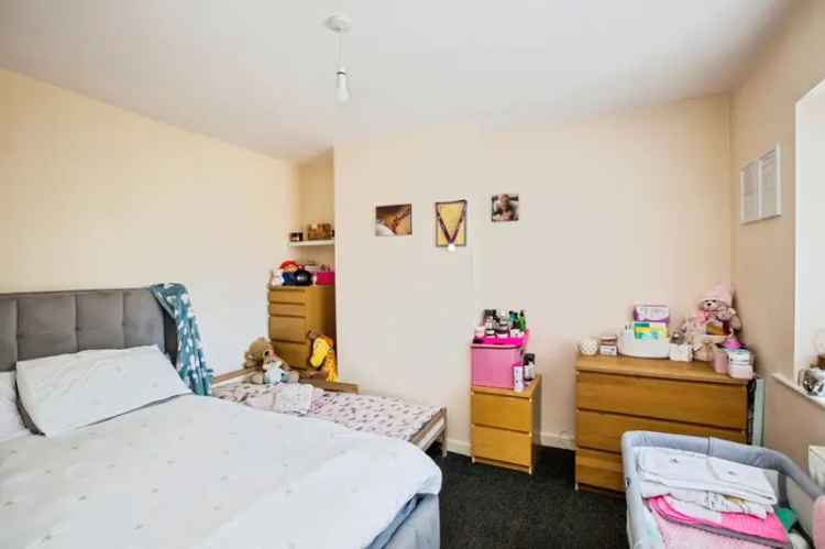 3 Bedroom End Terrace House for Sale Greetland West Yorkshire