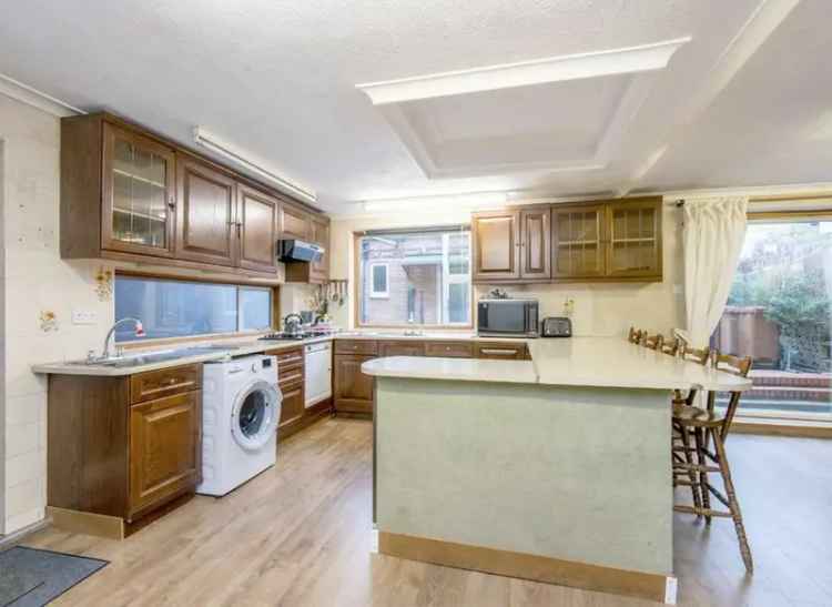 7 Bedroom House Near Manor House Tube