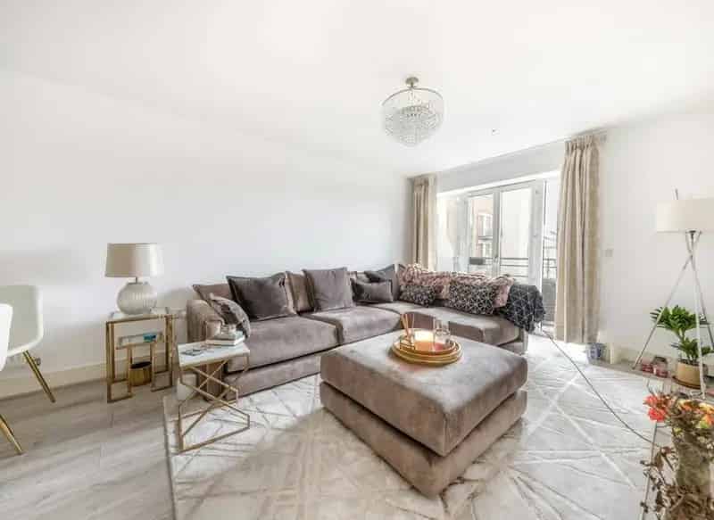 Two Double Bedroom Apartment with Balcony