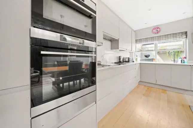 End terrace house for sale in Glendarvon Street, London SW15