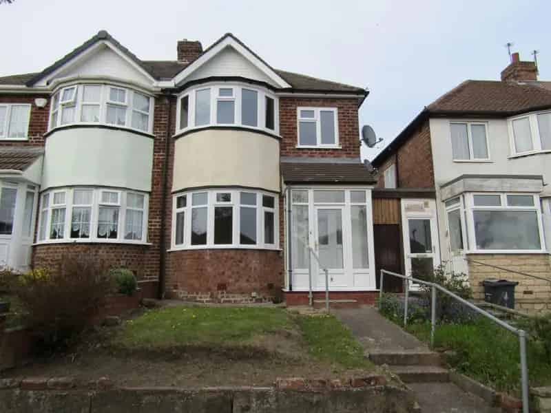 3 Bedroom Semi Detached House For Rent