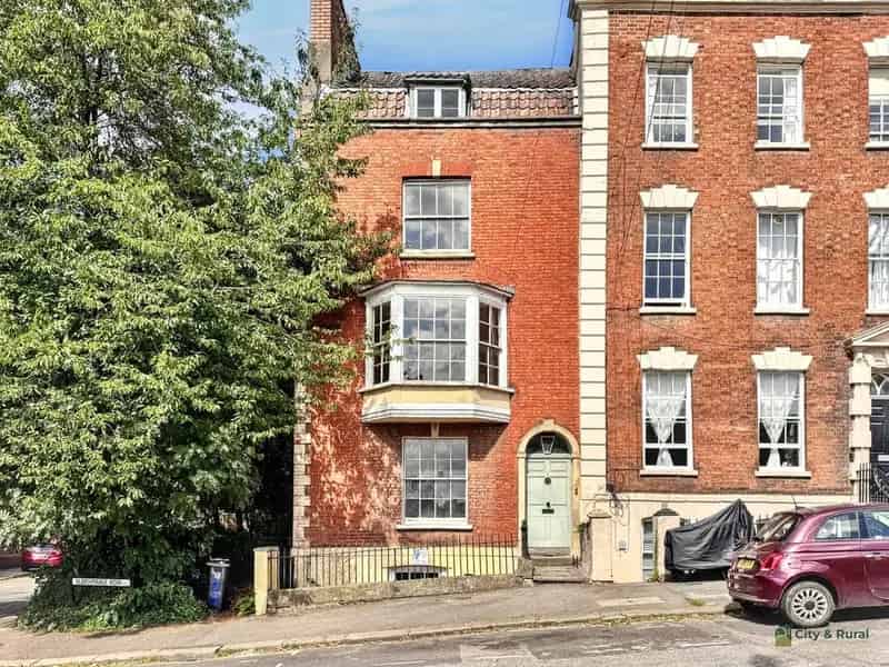 5 Bedroom End Terrace House Auction Cliftonwood Bristol