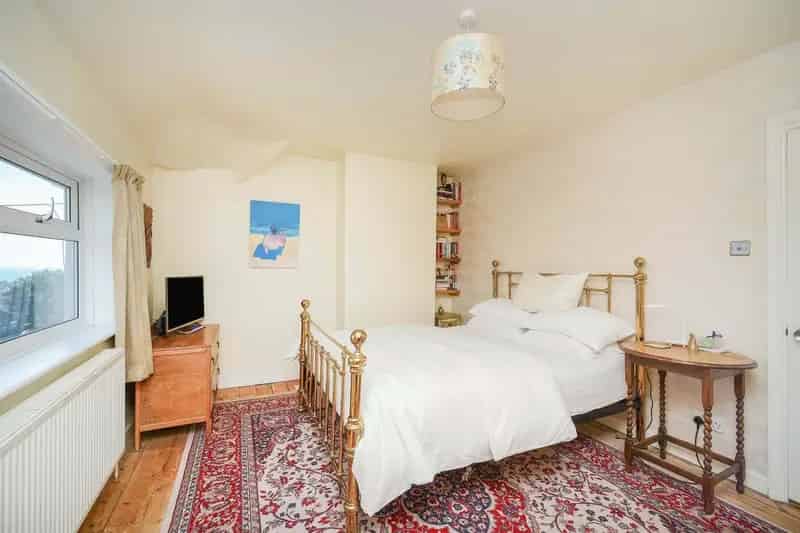 Spacious Extended House Near Kemp Town Seafront