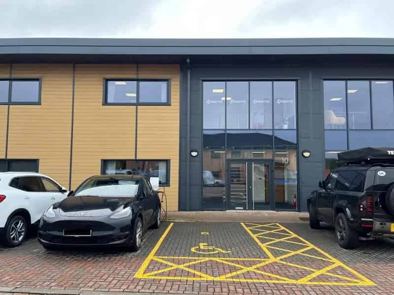 Modern Ground Floor Office Suite with Ample Parking and Broadband