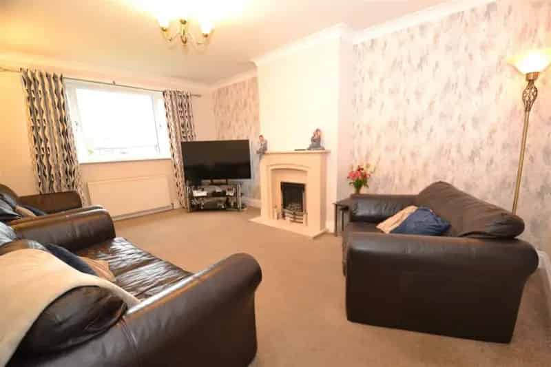 5 Bedroom Semi Detached House For Sale