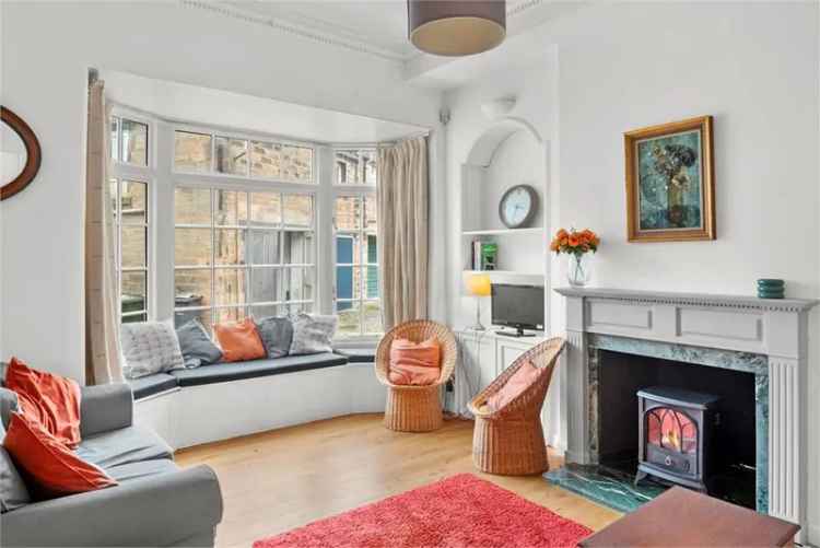 2 Bed Flat - Mews with 1 Reception Room