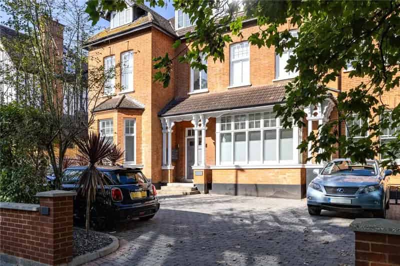 2 bedroom flat/apartment in London