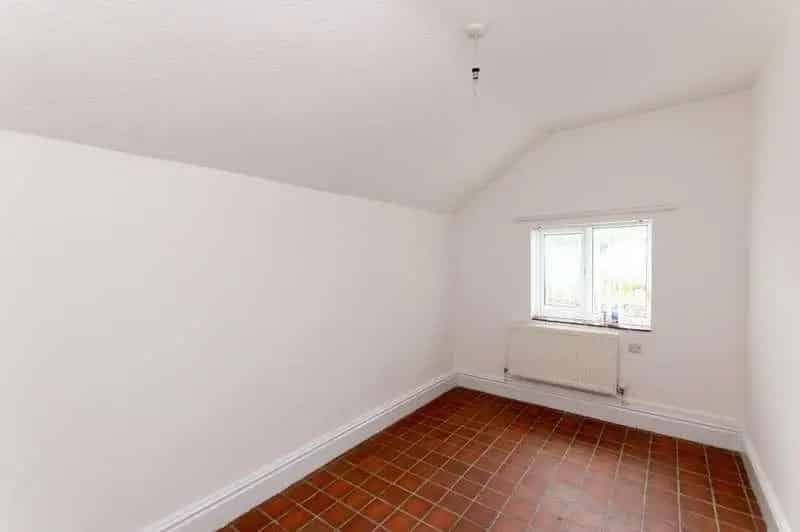 4 Bed Detached Cottage with Paddock Near Porth Penrhyn Mawr Bay