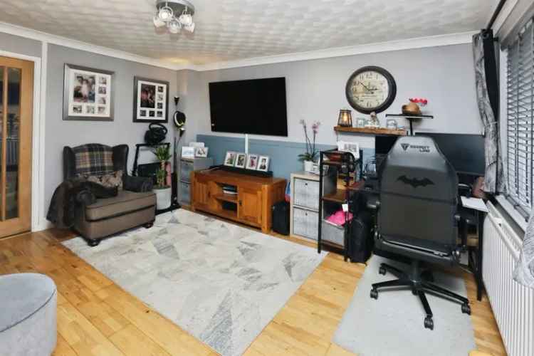 Stunning 2-Bed End Terrace House with Modern Kitchen and Garden
