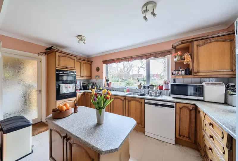 4 Bedroom House Near St Bede's School Redhill