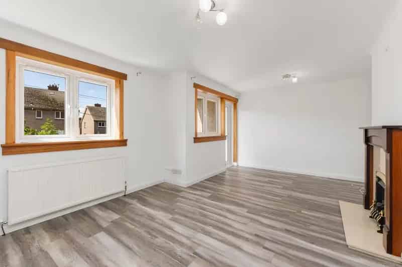 2 Bedroom Ground Floor Flat for Sale