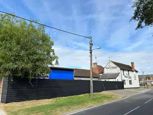 Freehold Two-Storey Detached Building with Bar Restaurant and Managers Accommodation