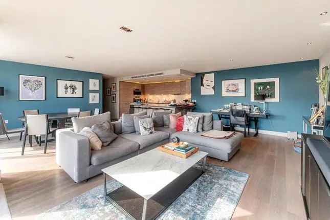 Flat for sale in Park Street, London SW6