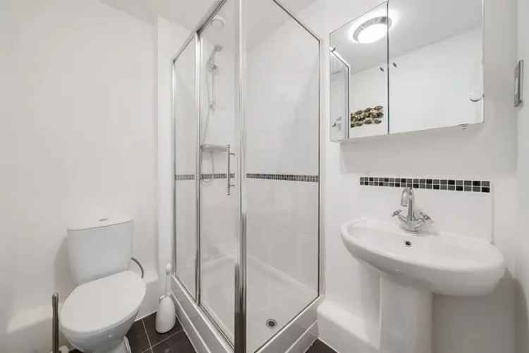 Maidenhead 2-Bed Apartment Near Town Centre and Train Station