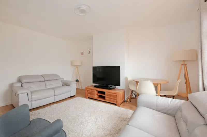 3 Bedroom End Terrace Villa For Sale