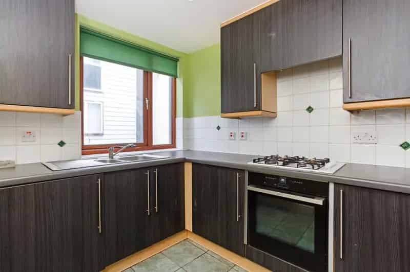 2 Bedroom Townhouse Near Canary Wharf - Garage - Chain Free