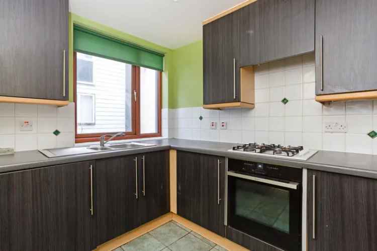 2 Bedroom Townhouse Near Canary Wharf - Garage - Chain Free