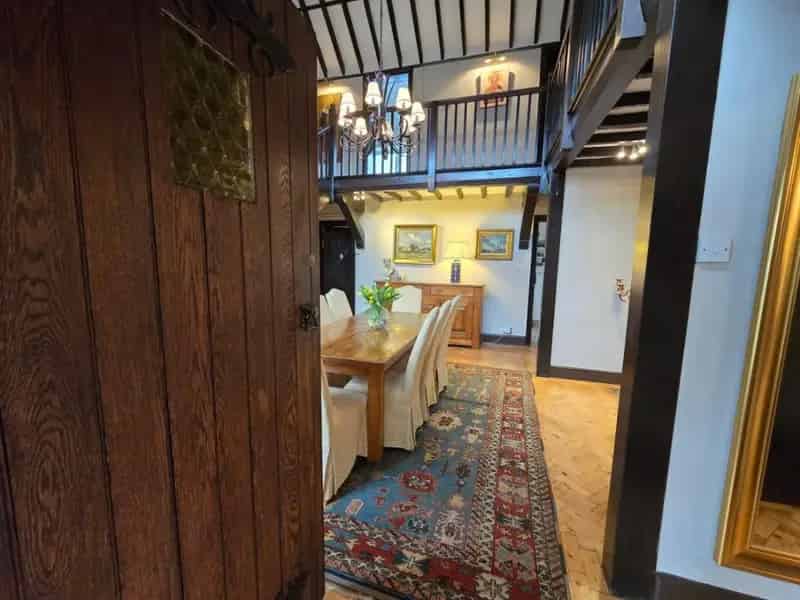 5 Bedroom Detached Tudor House For Sale