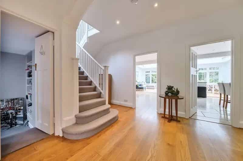 6 bedroom house for sale