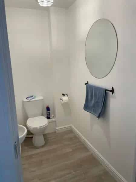 2 Bedroom End Terrace House Near Play Park