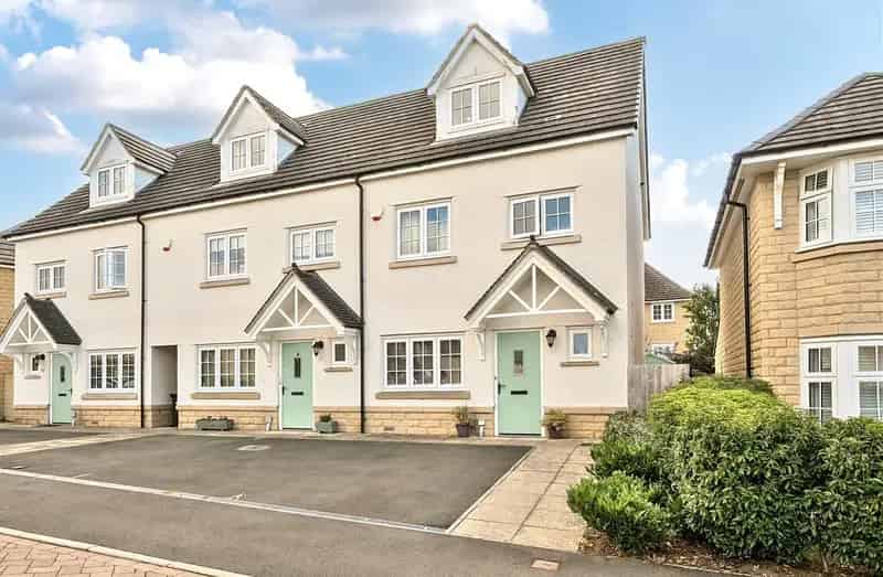 House For Sale , 27, Bletchley Road, Leeds, England