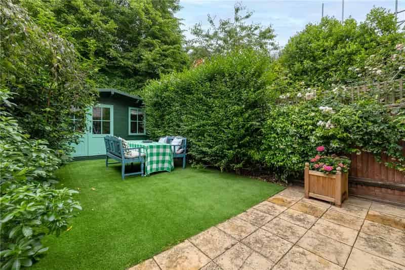 3 Bedroom House in Fulham - South Park Location