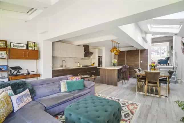 Four Bedroom Victorian House for Sale in London SW15