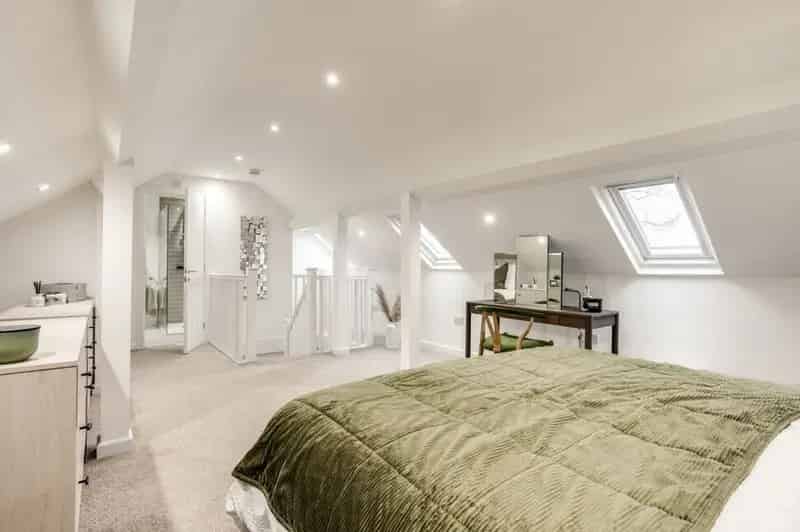 3 Bedroom Detached House for Sale Chapelthorpe WF4