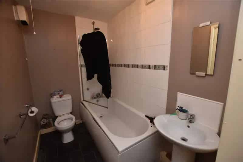 Ground Floor Studio Apartment Auction - Rental Investment Opportunity