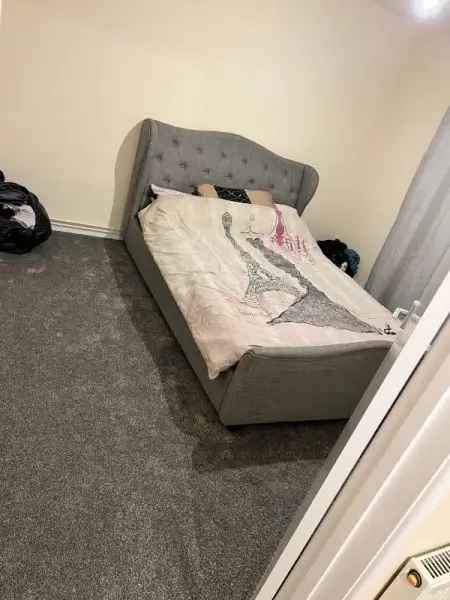 Flat For Rent in Tendring, England