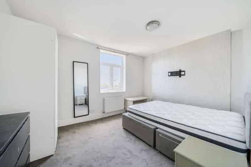 2 Bed Flat for Sale near Notting Hill